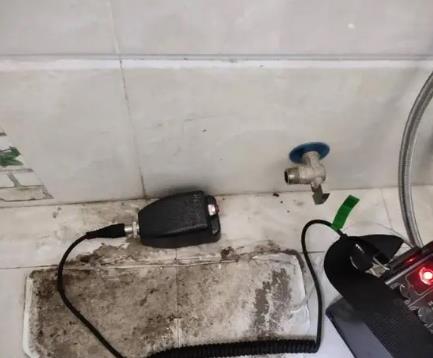 青云谱屋顶漏水维修公司分享下卫生间漏水的危害及解决方法